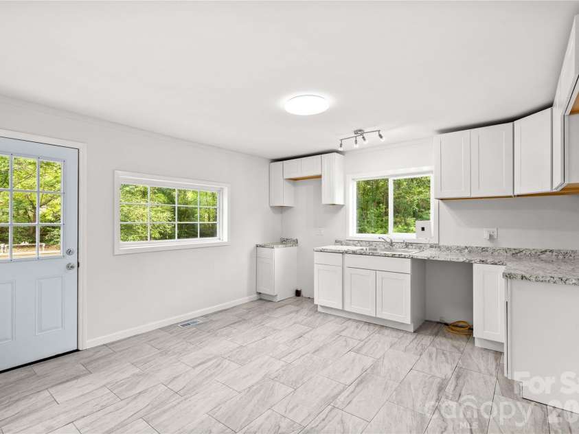 715 Central Avenue, Landis, NC 28088.  MLS# CAR4415339, YatesRealty ID 45927. 