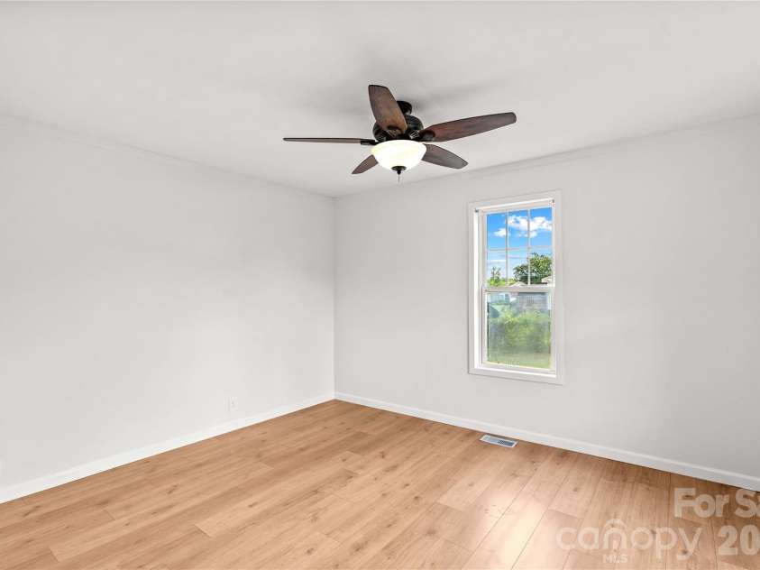715 Central Avenue, Landis, NC 28088.  MLS# CAR4415339, YatesRealty ID 45927. 