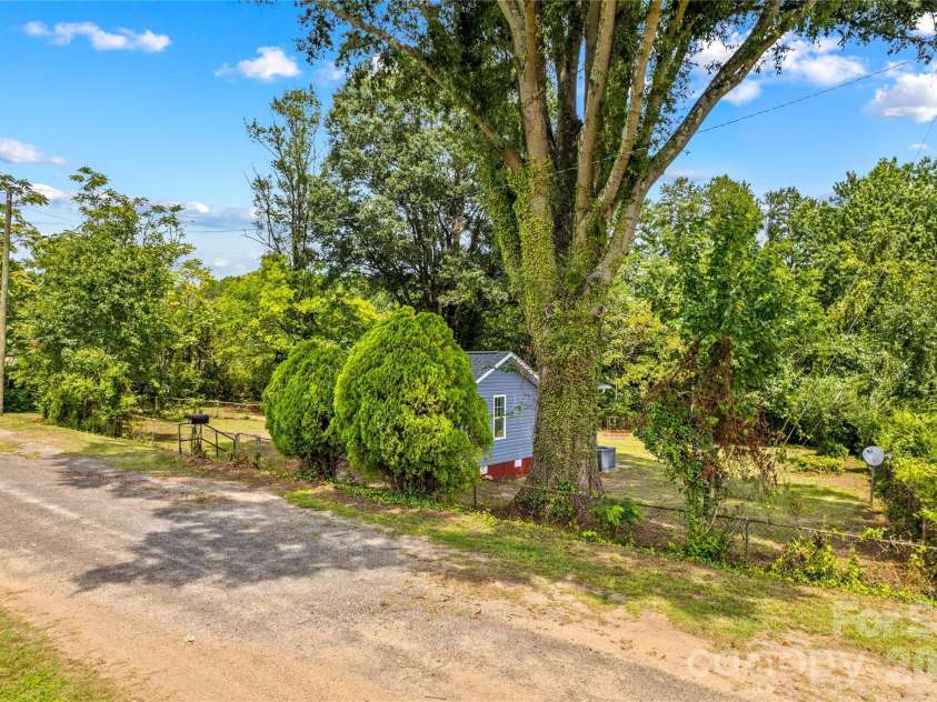 715 Central Avenue, Landis, NC 28088.  MLS# CAR4415339, YatesRealty ID 45927. 