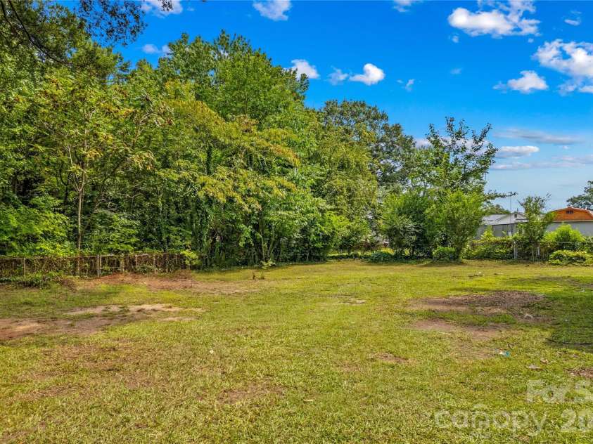 715 Central Avenue, Landis, NC 28088.  MLS# CAR4415339, YatesRealty ID 45927. 
