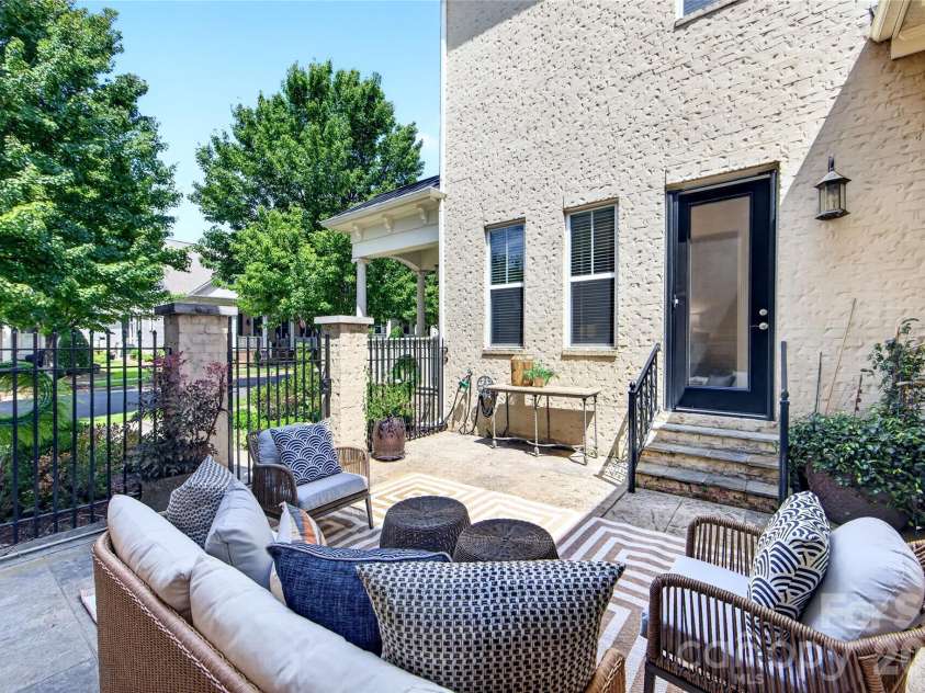 9517 Wheatfield Road, Charlotte, NC 28277.  MLS# CAR4415750, YatesRealty ID 45930. 