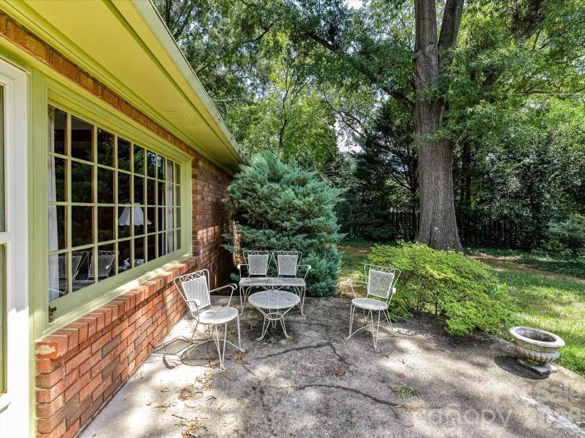 5535 Lansing Drive, Charlotte, NC 28270.  MLS# CAR4414037, YatesRealty ID 45931. 