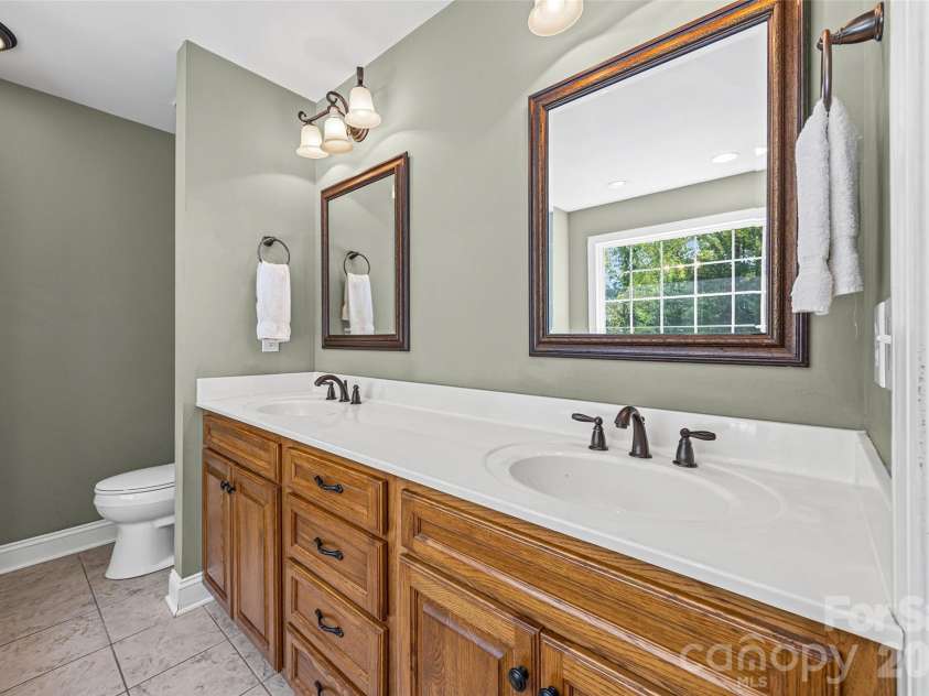 2229 Starnes Road, Edgemoor, SC 29712.  MLS# CAR4409854, YatesRealty ID 45934. Primary en-suite bathroom
