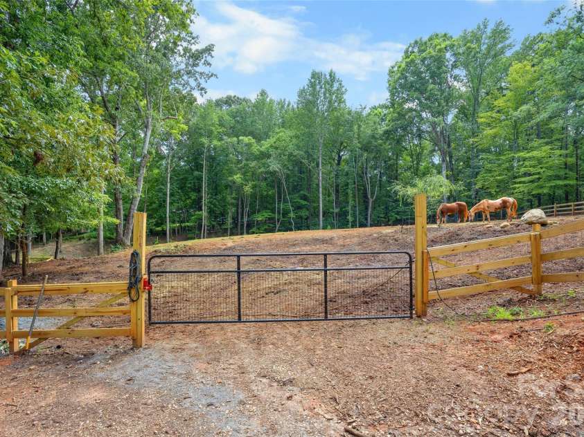 7105 Old Ridge Road, Waxhaw, NC 28173.  MLS# CAR4413323, YatesRealty ID 45938. 