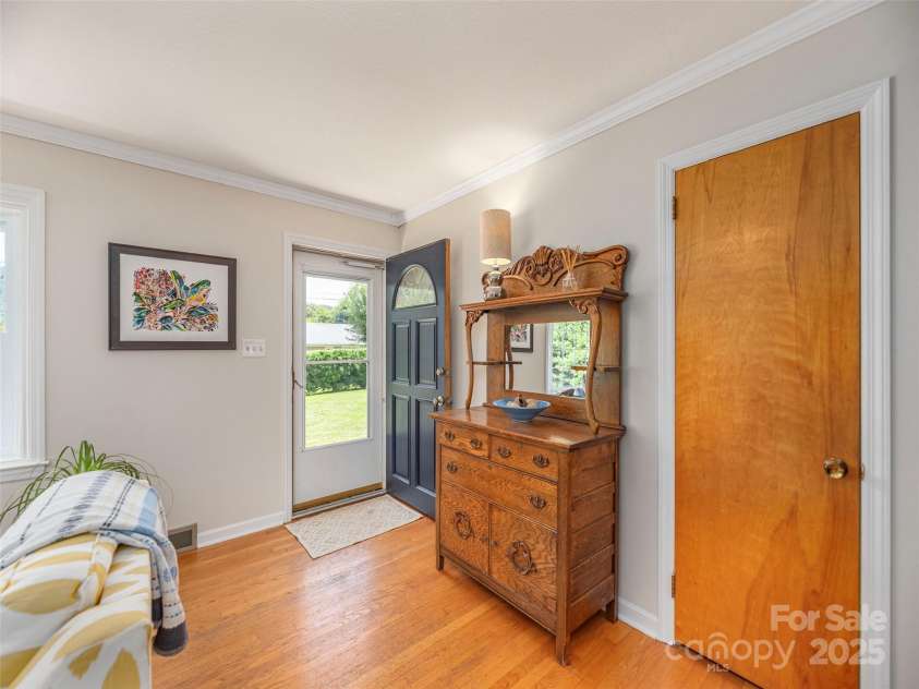 868 Mulberry Street, Clyde, NC 28721.  MLS# CAR4301265, YatesRealty ID 45938. 