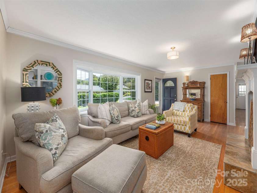 868 Mulberry Street, Clyde, NC 28721.  MLS# CAR4301265, YatesRealty ID 45938. 