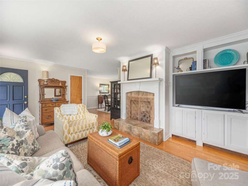 868 Mulberry Street, Clyde, NC 28721.  MLS# CAR4301265, YatesRealty ID 45938. 