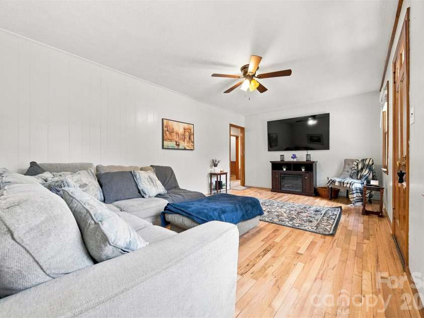 512 Garrou Avenue, Valdese, NC 28690.  MLS# CAR4414667, YatesRealty ID 45939. 