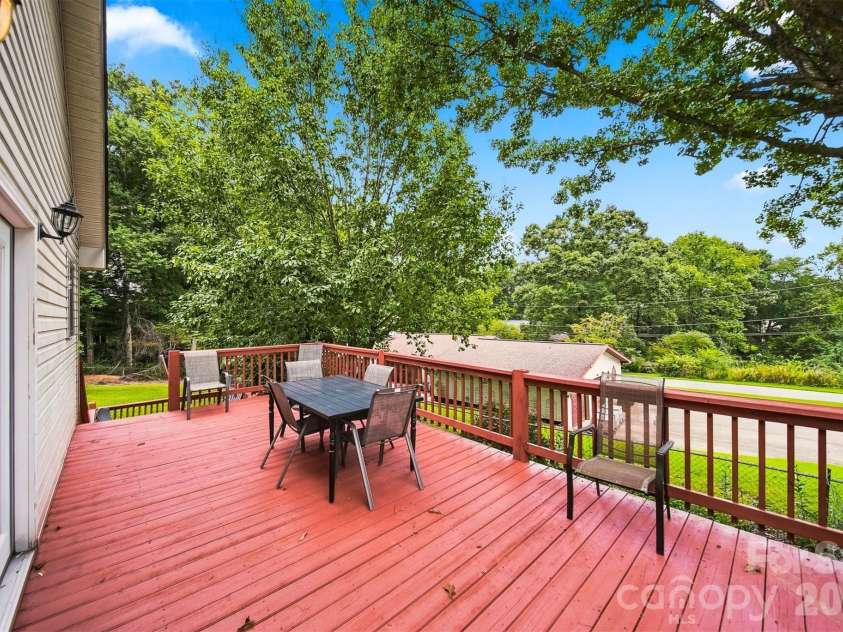 512 Garrou Avenue, Valdese, NC 28690.  MLS# CAR4414667, YatesRealty ID 45939. 