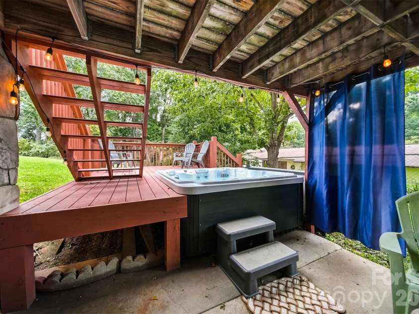 512 Garrou Avenue, Valdese, NC 28690.  MLS# CAR4414667, YatesRealty ID 45939. 