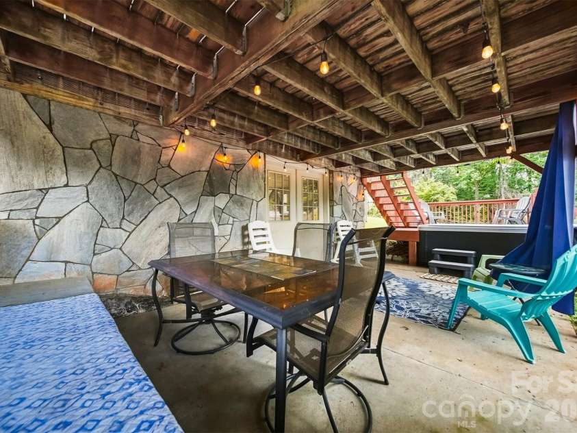 512 Garrou Avenue, Valdese, NC 28690.  MLS# CAR4414667, YatesRealty ID 45939. 