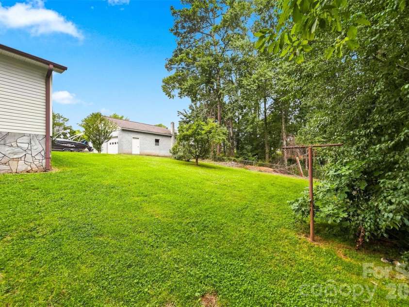 512 Garrou Avenue, Valdese, NC 28690.  MLS# CAR4414667, YatesRealty ID 45939. 