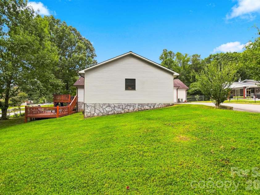 512 Garrou Avenue, Valdese, NC 28690.  MLS# CAR4414667, YatesRealty ID 45939. 