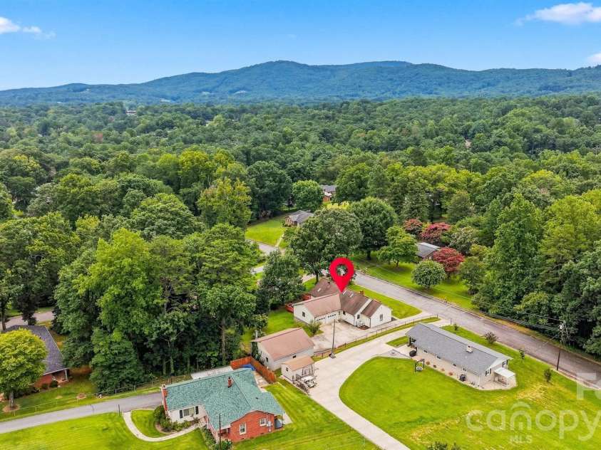512 Garrou Avenue, Valdese, NC 28690.  MLS# CAR4414667, YatesRealty ID 45939. 