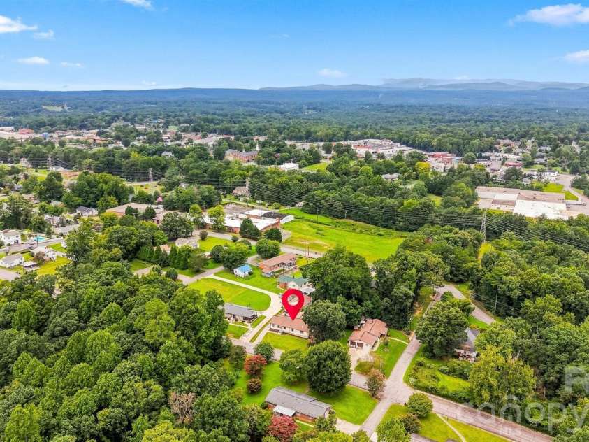 512 Garrou Avenue, Valdese, NC 28690.  MLS# CAR4414667, YatesRealty ID 45939. 