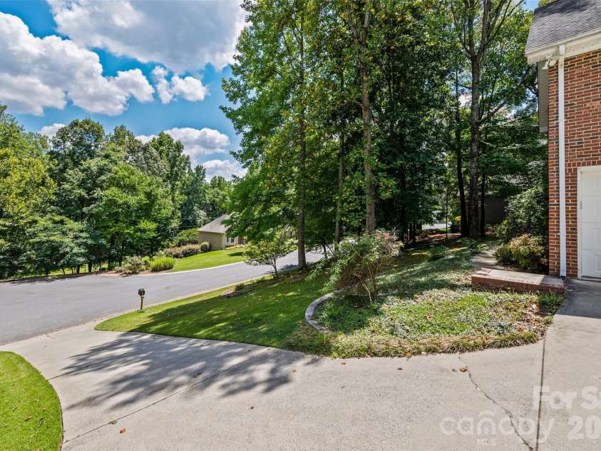 215 Ballard Court, Fort Mill, SC 29715.  MLS# CAR4355467, YatesRealty ID 4594. 