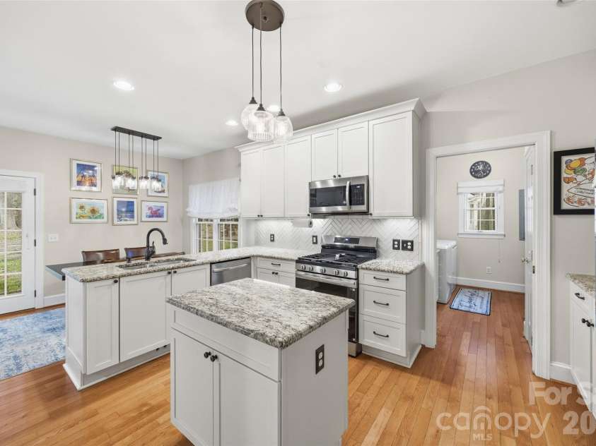 215 Ballard Court, Fort Mill, SC 29715.  MLS# CAR4355467, YatesRealty ID 4594. Kitchen