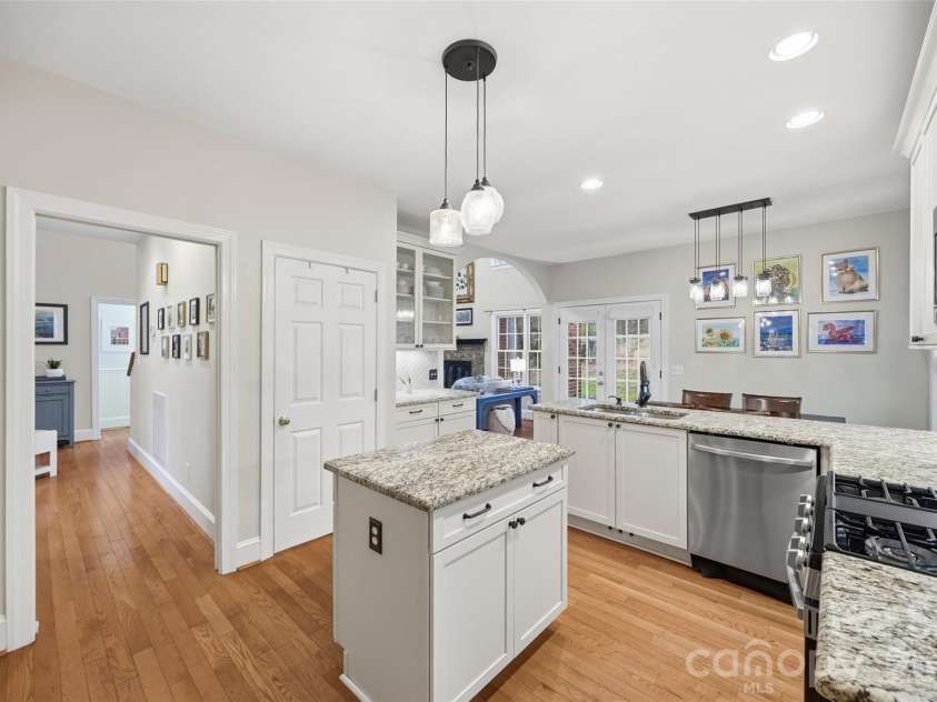 215 Ballard Court, Fort Mill, SC 29715.  MLS# CAR4355467, YatesRealty ID 4594. Kitchen2