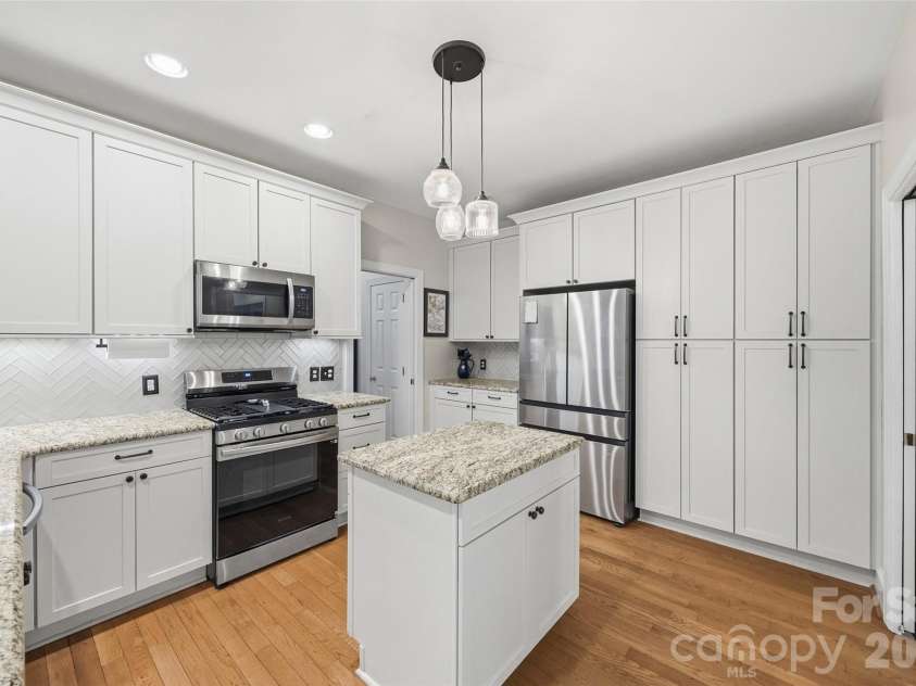 215 Ballard Court, Fort Mill, SC 29715.  MLS# CAR4355467, YatesRealty ID 4594. Kitchen3