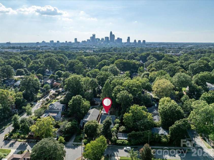 1717 Nassau Boulevard, Charlotte, NC 28205.  MLS# CAR4415580, YatesRealty ID 45940. 