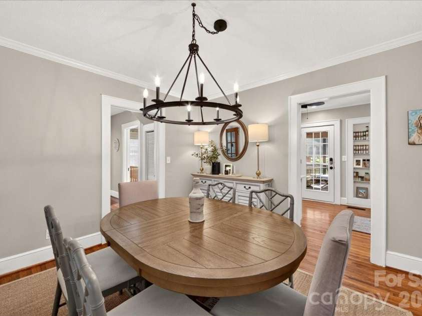 1717 Nassau Boulevard, Charlotte, NC 28205.  MLS# CAR4415580, YatesRealty ID 45940. Dining Room
