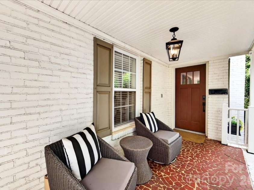 1717 Nassau Boulevard, Charlotte, NC 28205.  MLS# CAR4415580, YatesRealty ID 45940. Front Porch