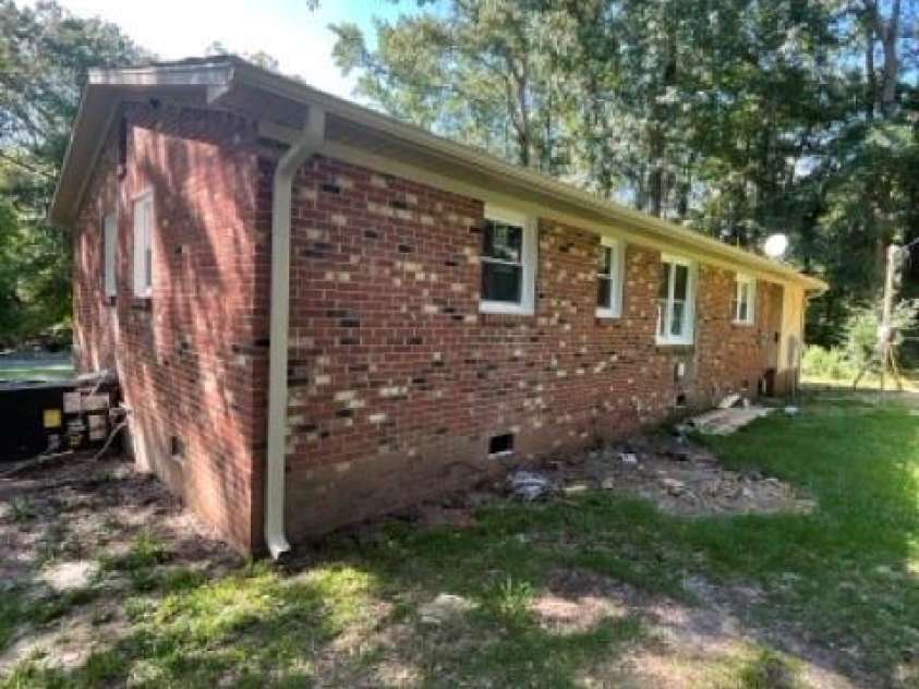 3223 Shadow Lane, Great Falls, SC 29055.  MLS# CAR4416927, YatesRealty ID 45941. 
