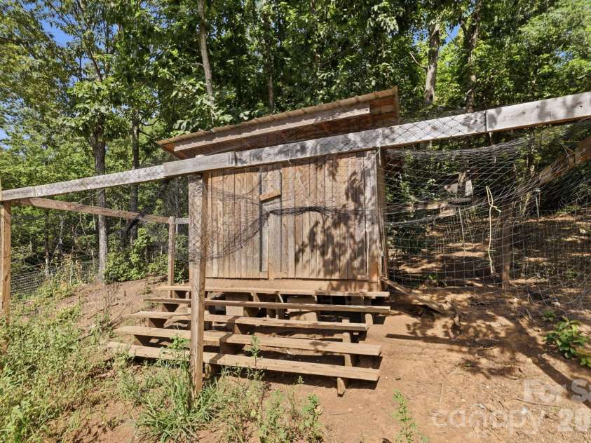 464 Mason Road, Ellenboro, NC 28040.  MLS# CAR4413857, YatesRealty ID 45942. Chicken coop