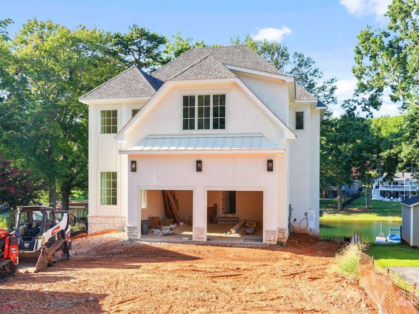 21216 Rio Oro Drive, Cornelius, NC 28031.  MLS# CAR4416878, YatesRealty ID 45943. 