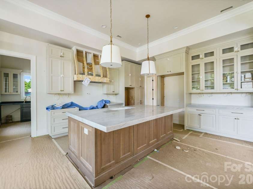 21216 Rio Oro Drive, Cornelius, NC 28031.  MLS# CAR4416878, YatesRealty ID 45943. 