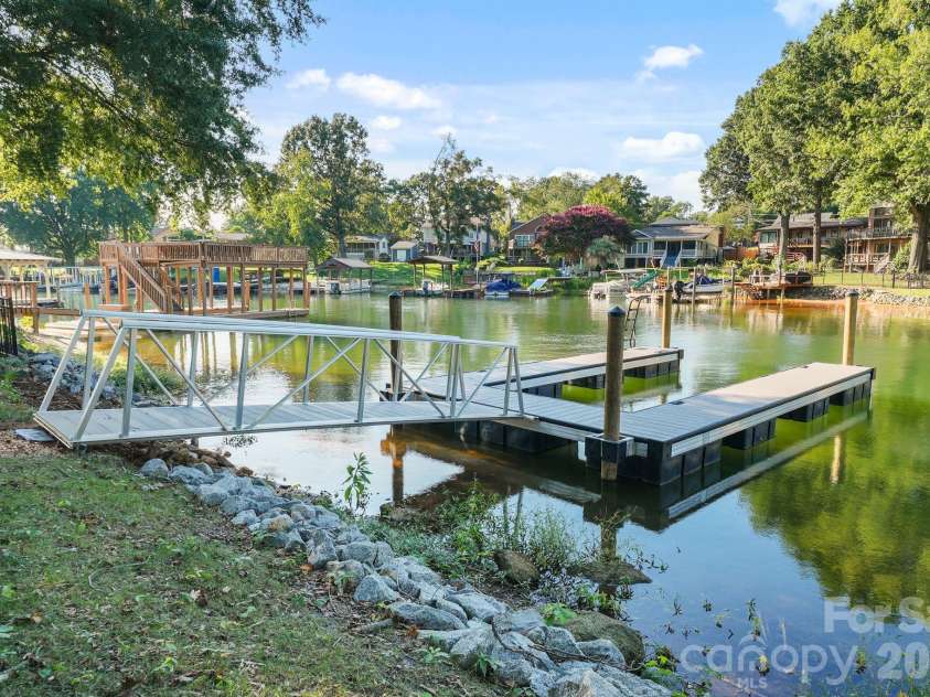 21216 Rio Oro Drive, Cornelius, NC 28031.  MLS# CAR4416878, YatesRealty ID 45943. 