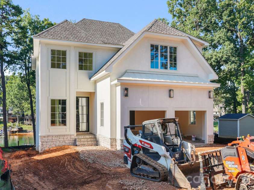 21216 Rio Oro Drive, Cornelius, NC 28031.  MLS# CAR4416878, YatesRealty ID 45943. 