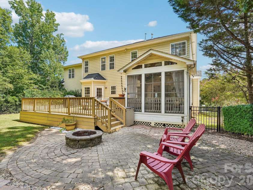 10823 Persimmon Creek Drive, Charlotte, NC 28227.  MLS# CAR4413690, YatesRealty ID 45944. 