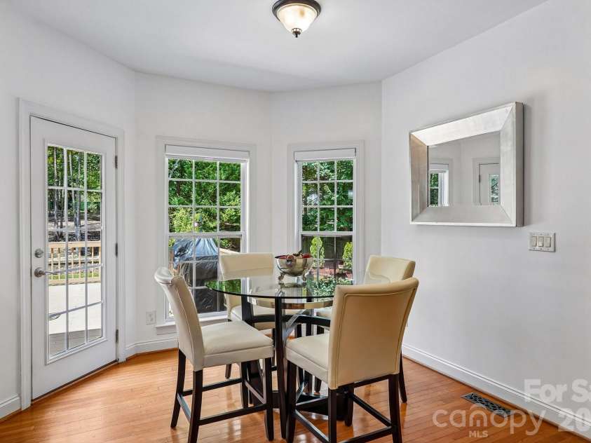 10823 Persimmon Creek Drive, Charlotte, NC 28227.  MLS# CAR4413690, YatesRealty ID 45944. Breakfast