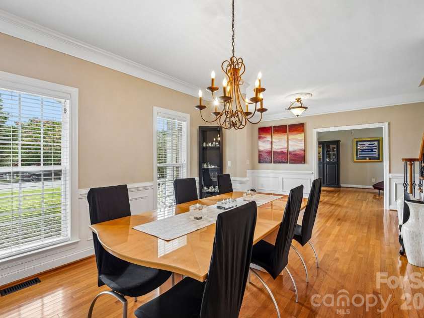 10823 Persimmon Creek Drive, Charlotte, NC 28227.  MLS# CAR4413690, YatesRealty ID 45944. Dining