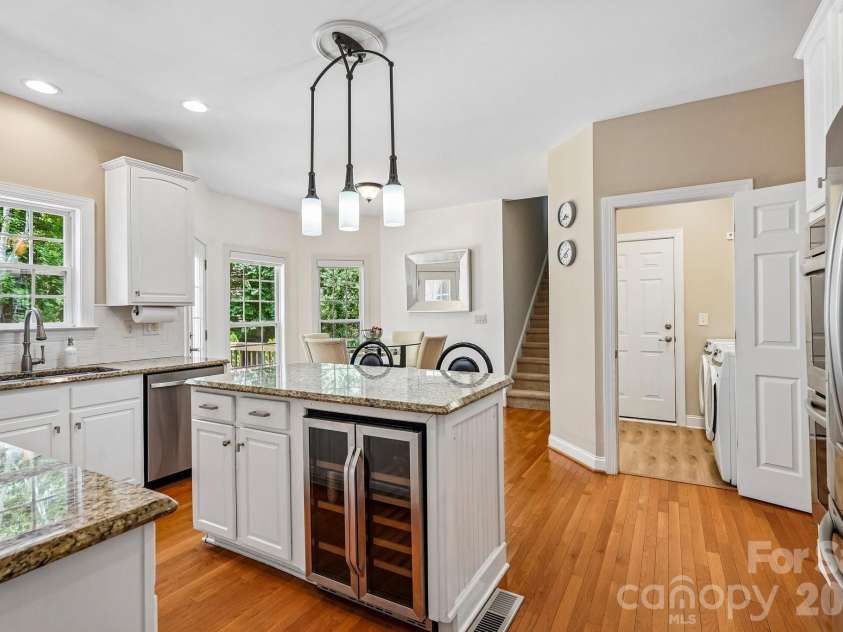 10823 Persimmon Creek Drive, Charlotte, NC 28227.  MLS# CAR4413690, YatesRealty ID 45944. Kitchen