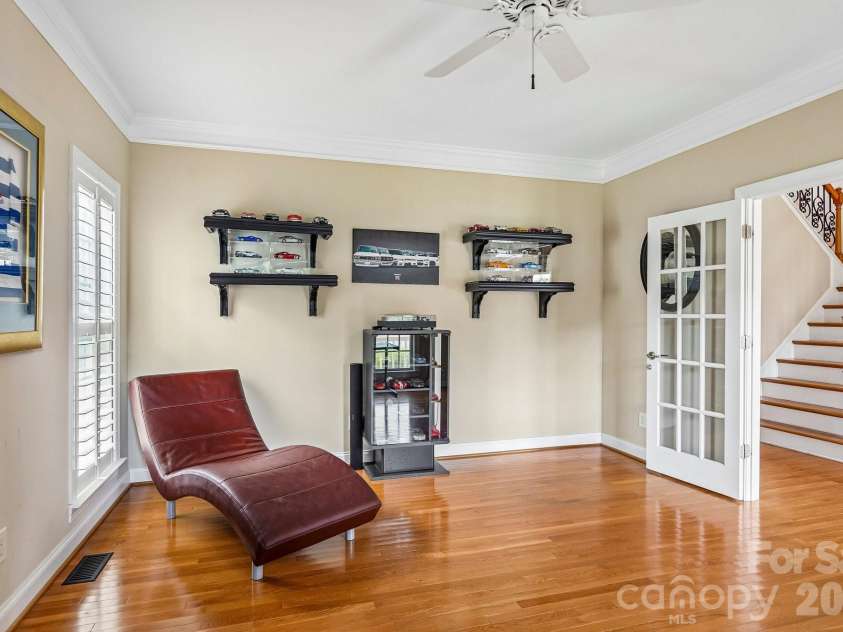 10823 Persimmon Creek Drive, Charlotte, NC 28227.  MLS# CAR4413690, YatesRealty ID 45944. Office/Flex