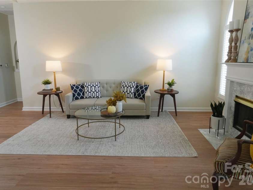 9920 Park Willow Drive, Charlotte, NC 28210.  MLS# CAR4414642, YatesRealty ID 45945. 