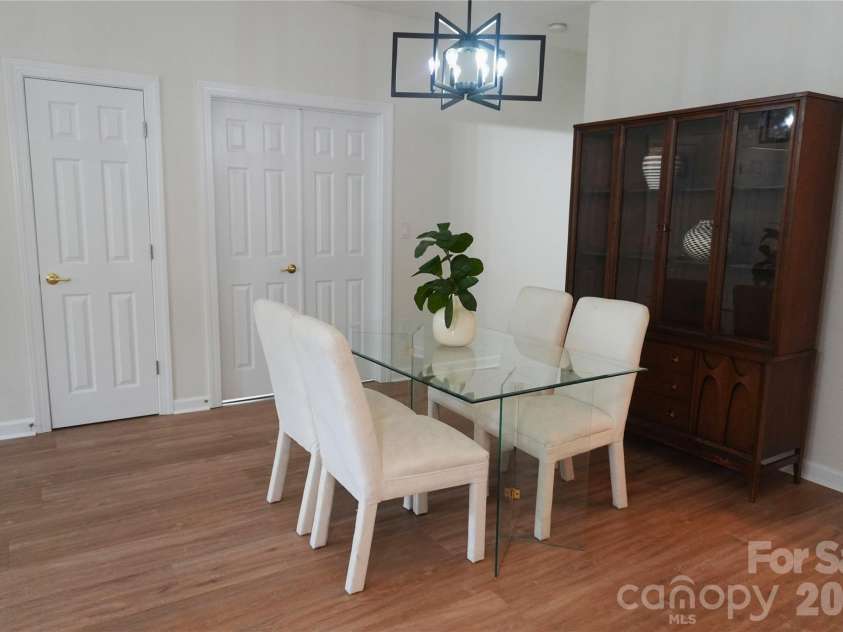 9920 Park Willow Drive, Charlotte, NC 28210.  MLS# CAR4414642, YatesRealty ID 45945. 