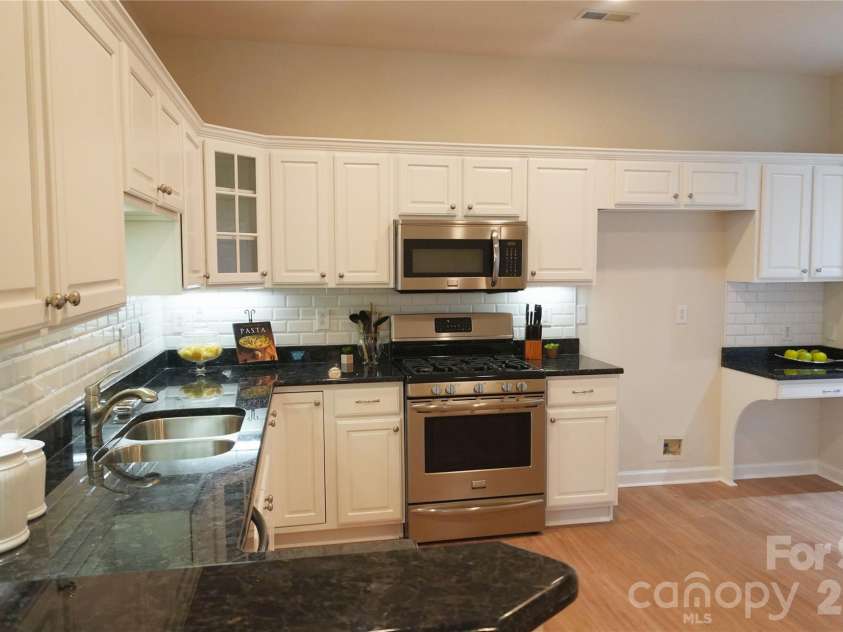 9920 Park Willow Drive, Charlotte, NC 28210.  MLS# CAR4414642, YatesRealty ID 45945. 