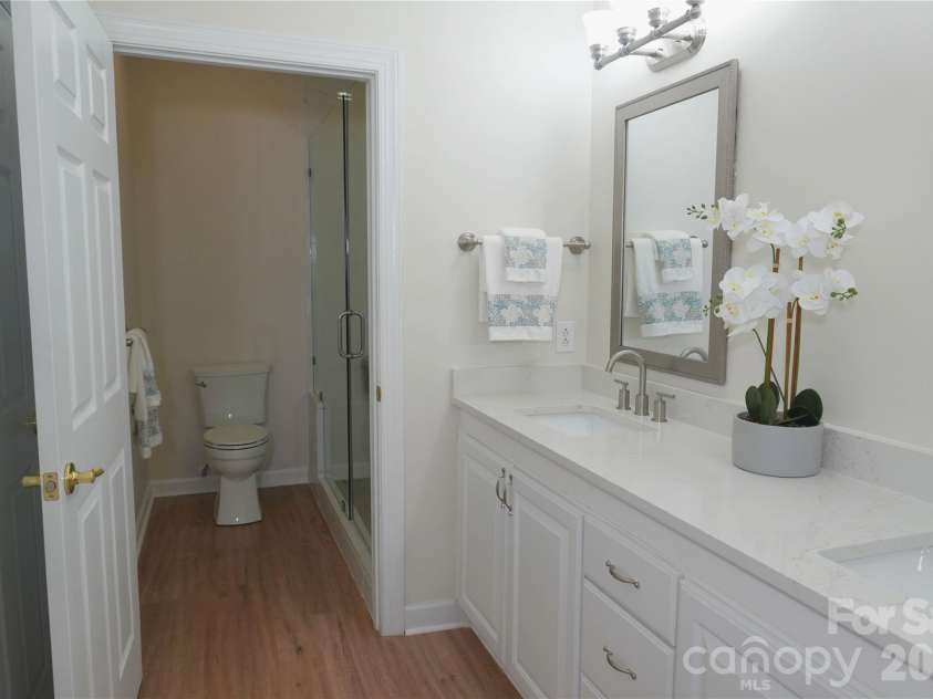 9920 Park Willow Drive, Charlotte, NC 28210.  MLS# CAR4414642, YatesRealty ID 45945. 