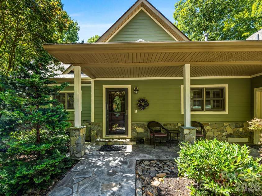 38 Mountain Crest Drive, Hendersonville, NC 28739.  MLS# CAR4416620, YatesRealty ID 45946. 