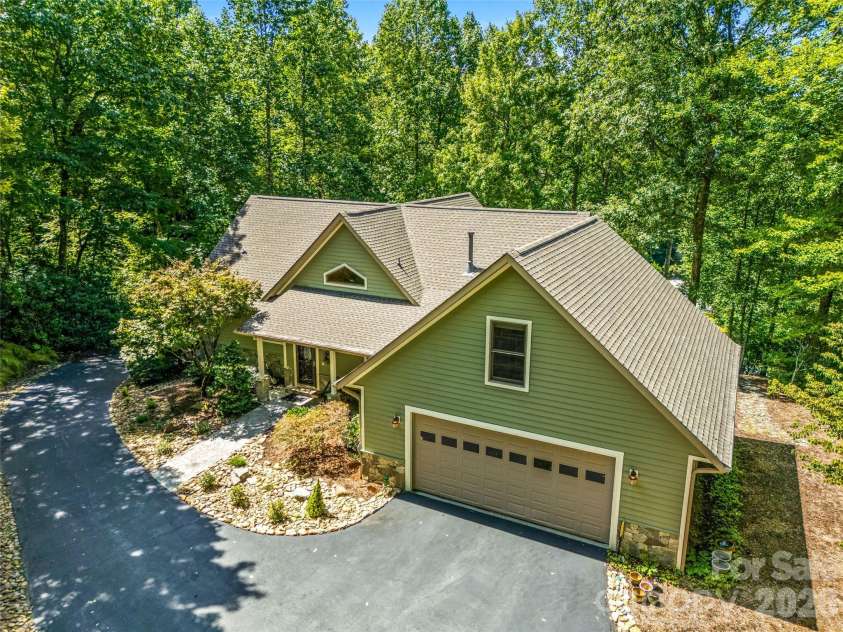 38 Mountain Crest Drive, Hendersonville, NC 28739.  MLS# CAR4416620, YatesRealty ID 45946. 