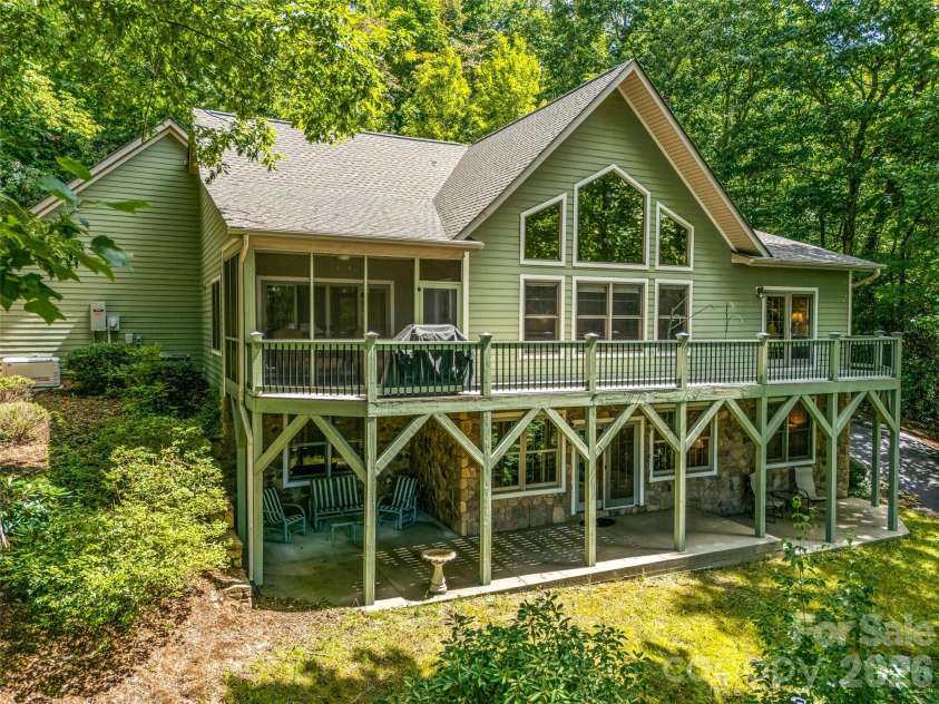 38 Mountain Crest Drive, Hendersonville, NC 28739.  MLS# CAR4416620, YatesRealty ID 45946. 