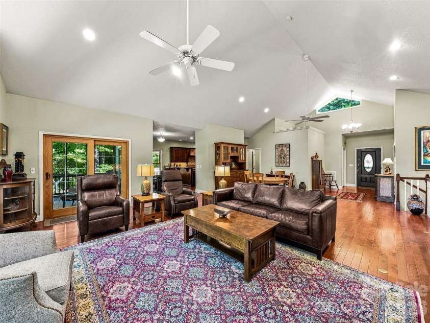 38 Mountain Crest Drive, Hendersonville, NC 28739.  MLS# CAR4416620, YatesRealty ID 45946. 