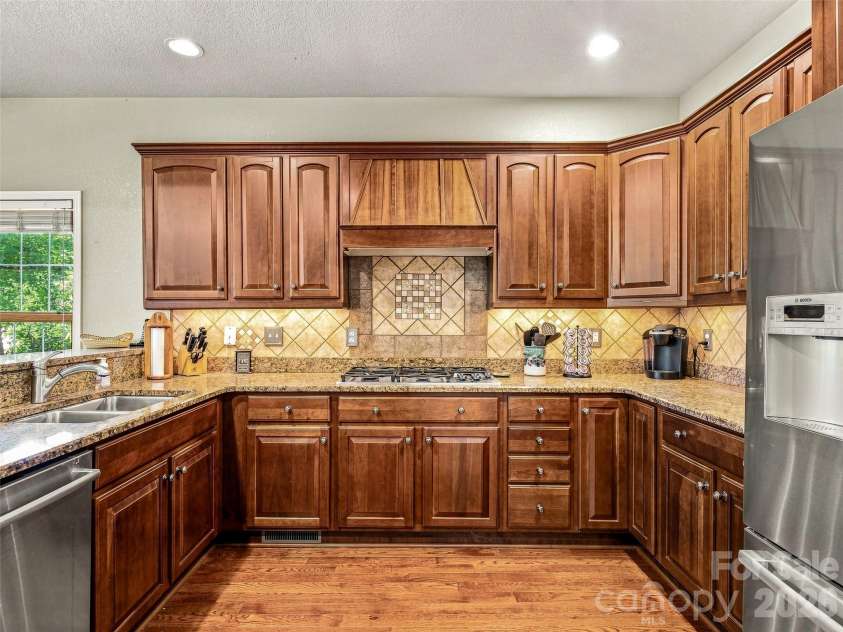 38 Mountain Crest Drive, Hendersonville, NC 28739.  MLS# CAR4416620, YatesRealty ID 45946. 