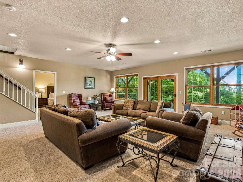 38 Mountain Crest Drive, Hendersonville, NC 28739.  MLS# CAR4416620, YatesRealty ID 45946. 