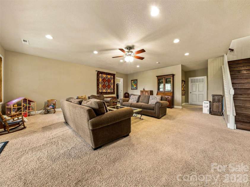 38 Mountain Crest Drive, Hendersonville, NC 28739.  MLS# CAR4416620, YatesRealty ID 45946. 
