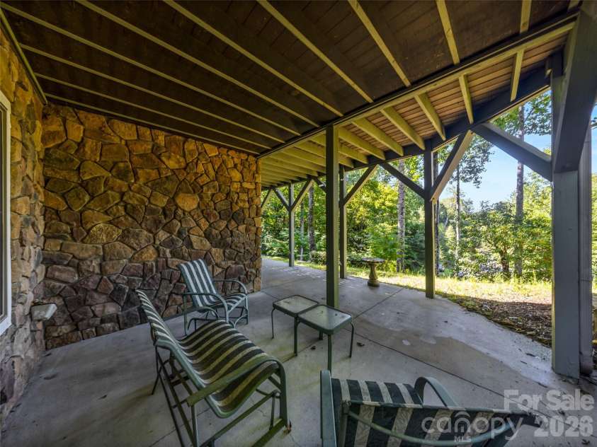 38 Mountain Crest Drive, Hendersonville, NC 28739.  MLS# CAR4416620, YatesRealty ID 45946. 