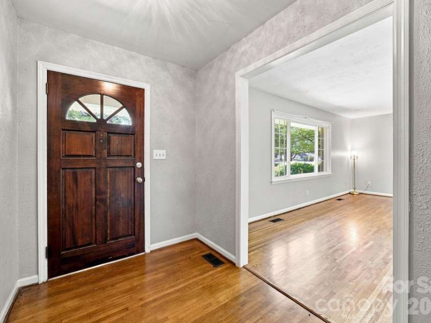 13128 Blacksmith Court, Matthews, NC 28105.  MLS# CAR4409935, YatesRealty ID 45947. 
